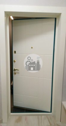 дверь с МДФ белого цвета